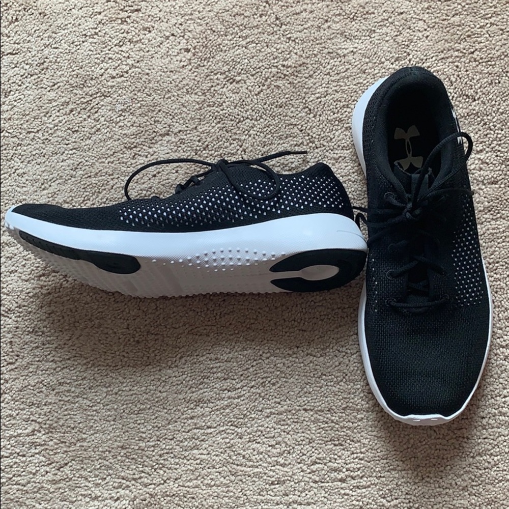 Black Under Armour Women’s Shoes, size 9